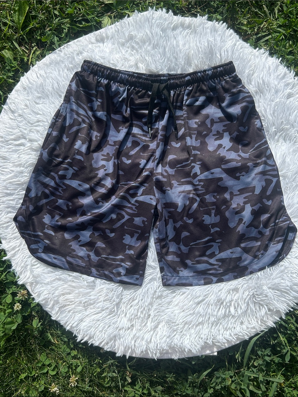 ZYIA Active Men's Black and Blue Camo Pocket Athletic Shorts
Size Medium